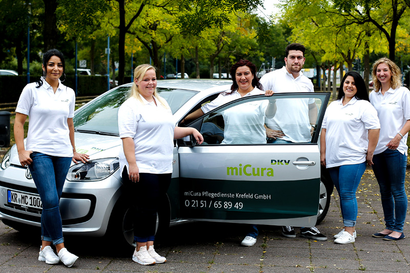 Auf dem Bild sieht man das Team des miCura Standorts Krefeld.