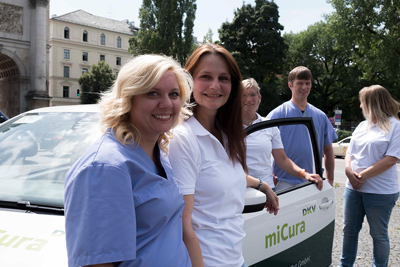 Auf dem Bild sieht man das Team des miCura Standorts München-Ost.